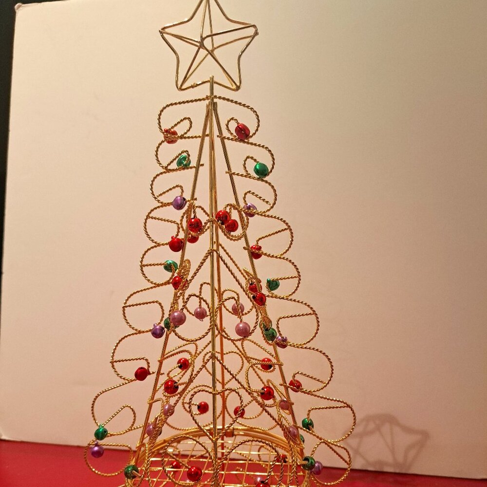Wire tree with small baubles